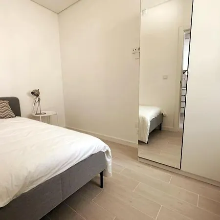 Modern Retreat With Patio Near The Airport - Oha I * Lissabon